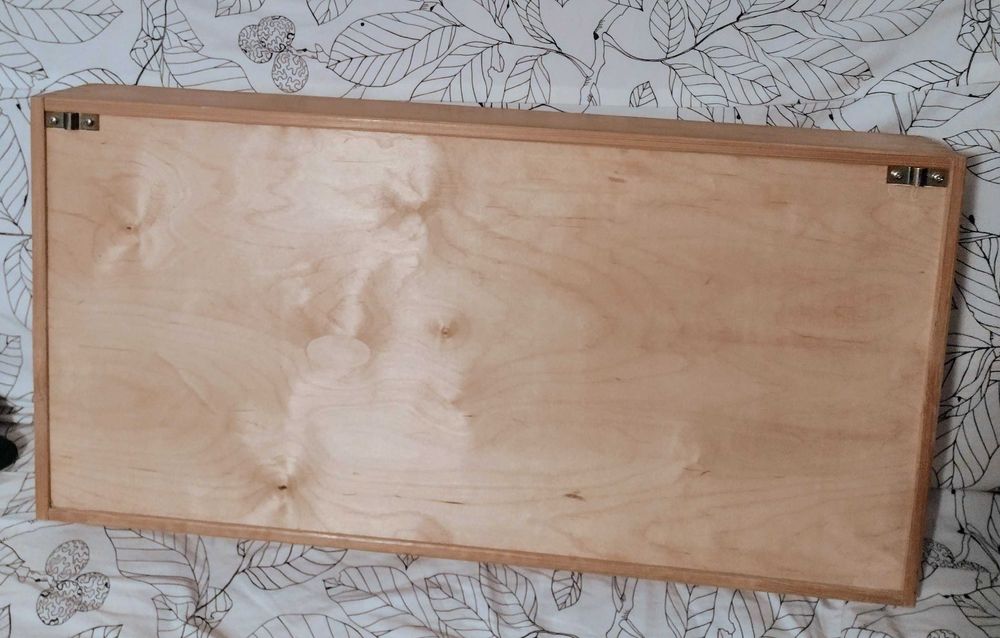 Dulap din lemn cu oglindă