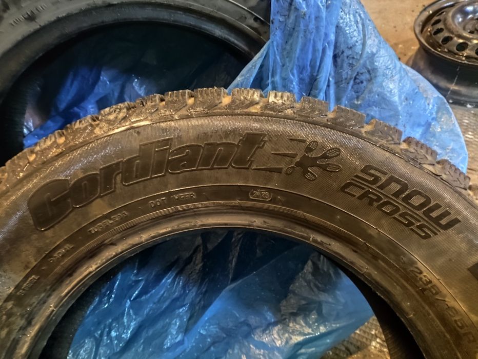 Продам зимние шины