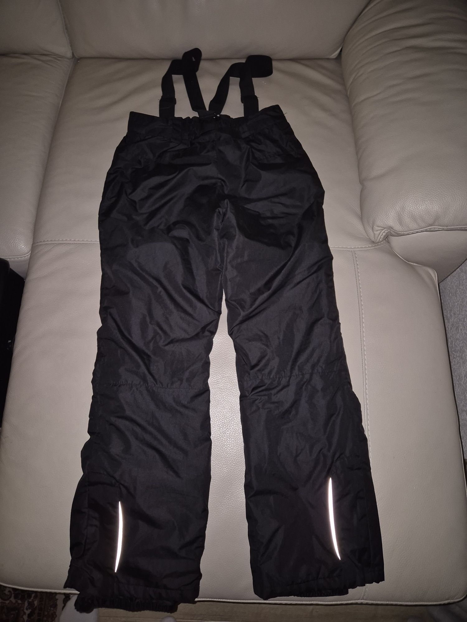 Pantaloni de schi