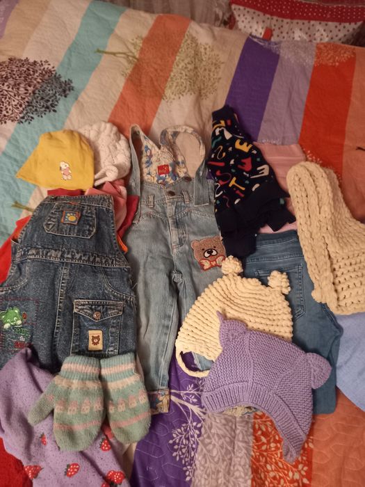 Отдам даром детские вещи.
