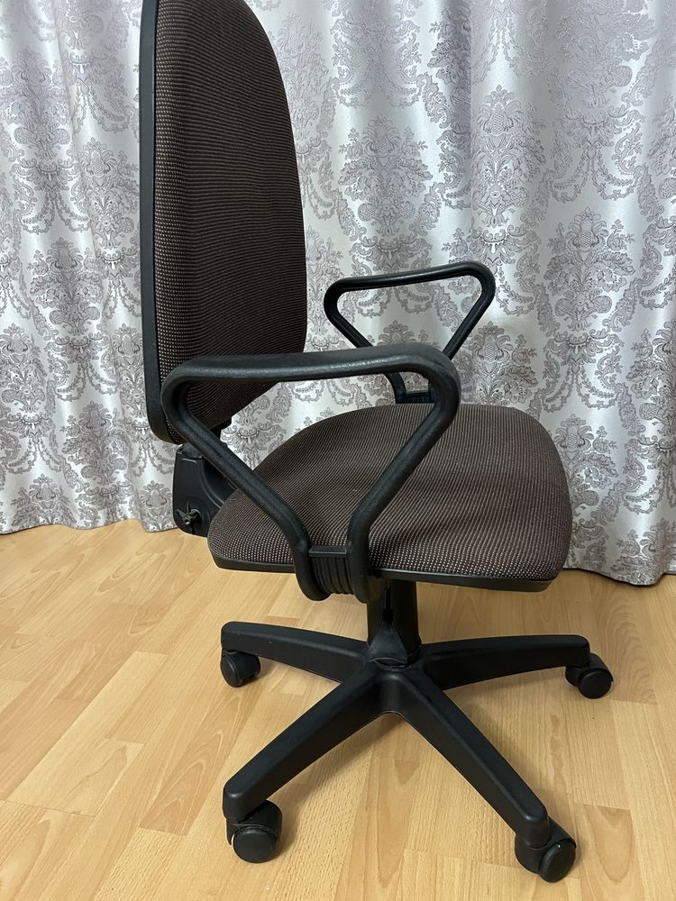 Стул компьютерный