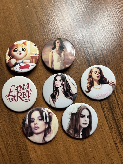 значки лана дель рей очень четкие