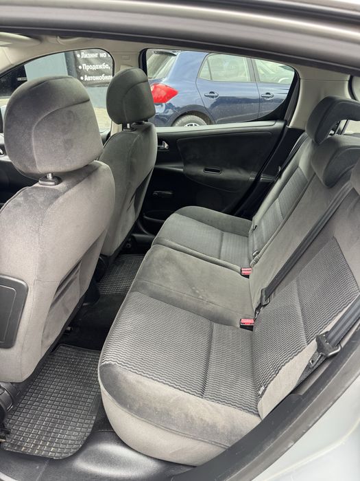 Peugeot 207 1.4 бензин клима панорама