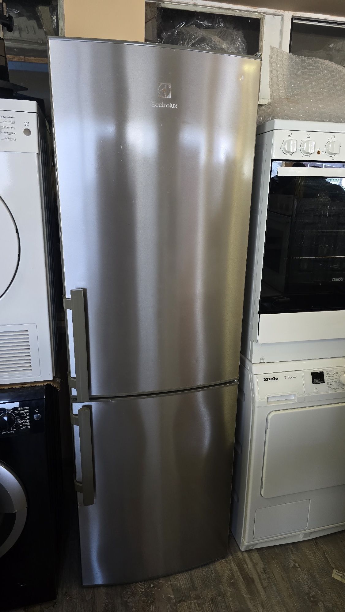 Хладилник с фризер Electrolux