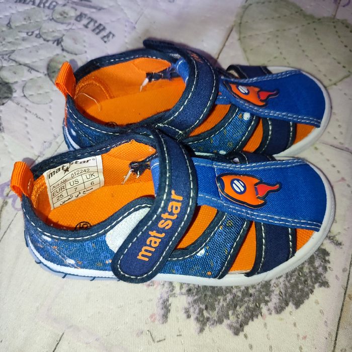 Различни Детски обувки-боти/ботуши/пантофи/чехли-различни размери/ Беб