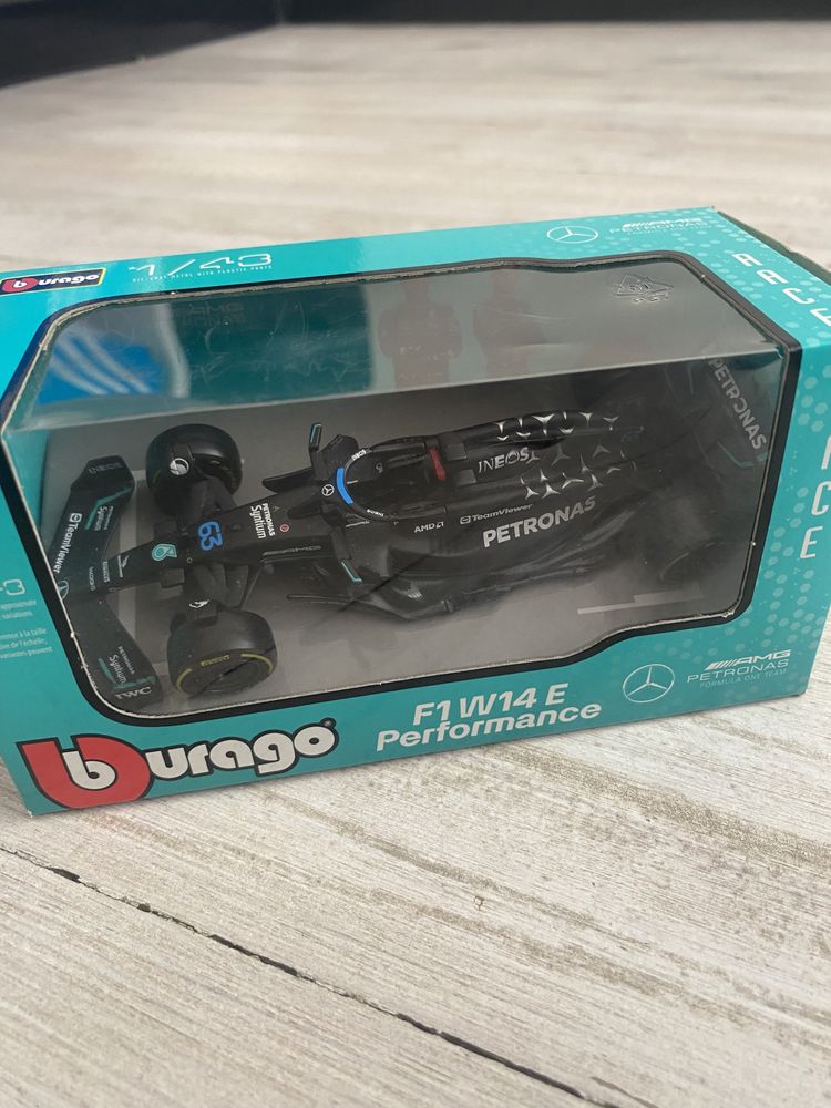 Bburago Race - модел на кола 1:43 - Mercedes-AMG F1 W14 E Performance