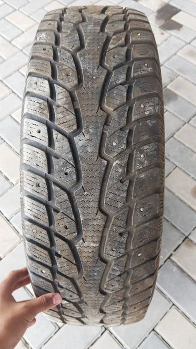 Продам комплект зимних шин