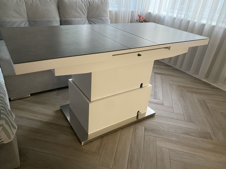 Маса с повдигащ механизъм