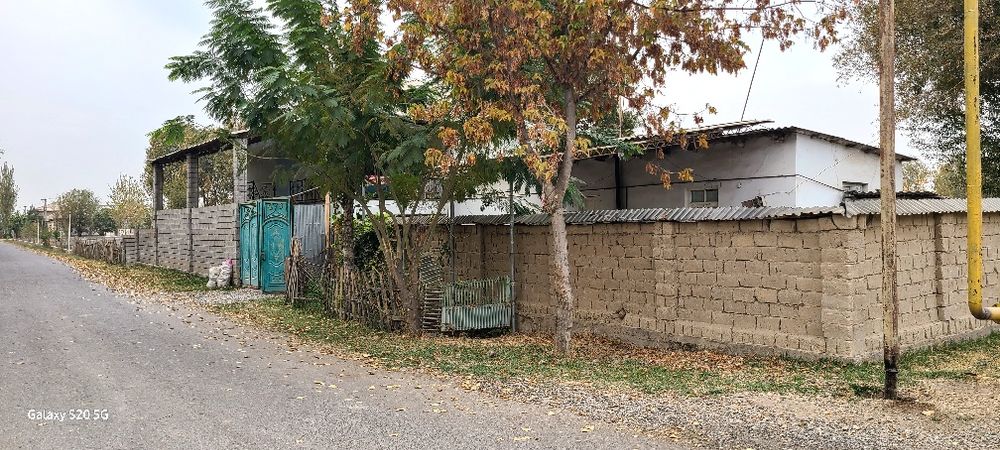 Uy sotiladi (srochna)