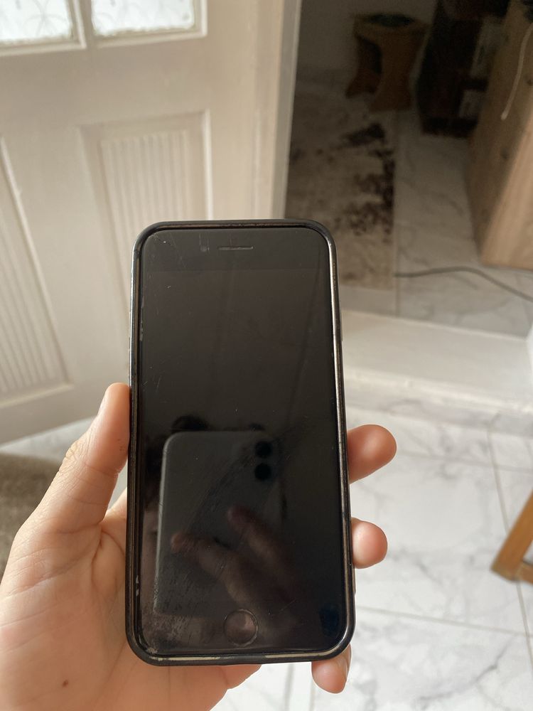 Iphone 8 red functional