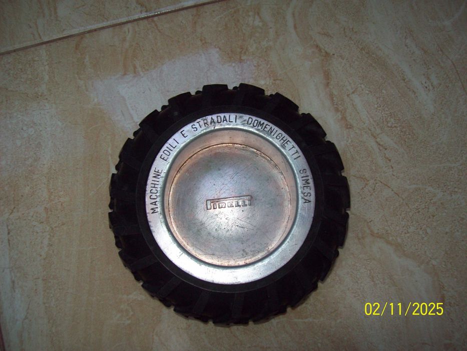 Scrumiera gen Danubiana auto epoca Pirelli