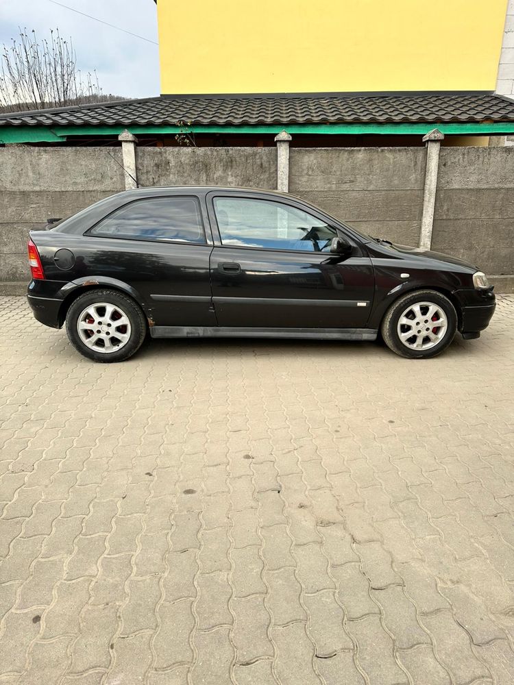 Vand Opel Asta 1.6 benzina