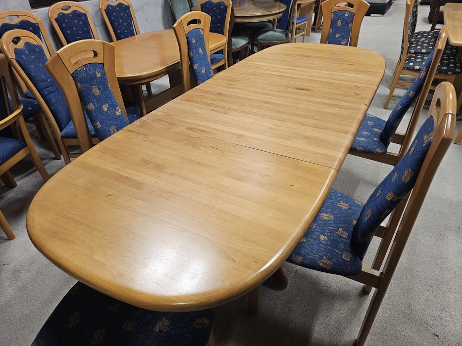 Masă extensibilă cu 6 scaune
