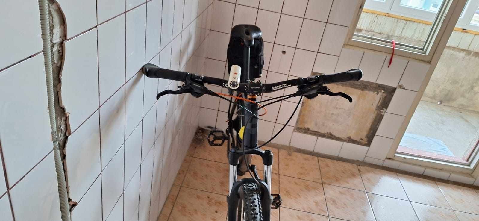 Vând Bicicleta Cube