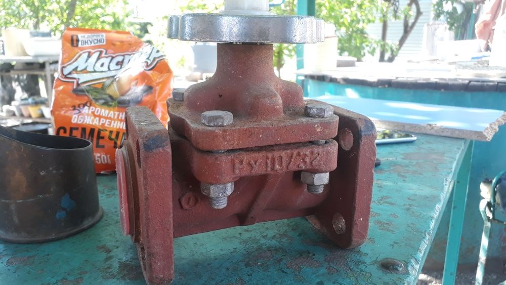 Задвижка чугунная