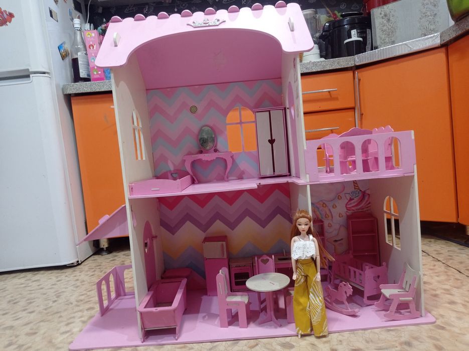 Продам домик для кукол Барби