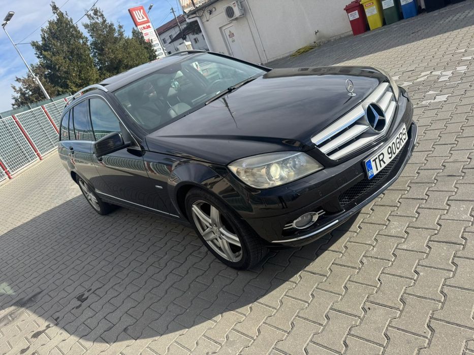 Vând sau schimb Mercedes-Benz c class