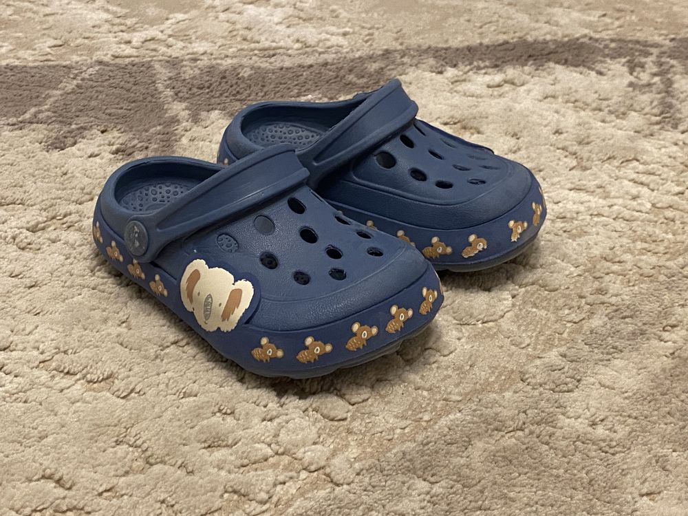 Sandale crocs marimea 22