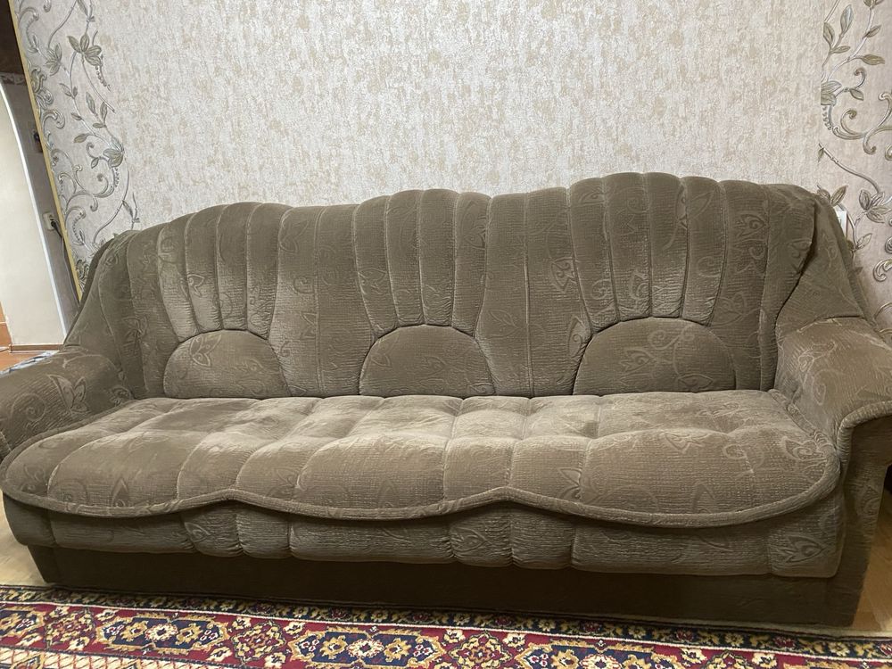 Продается диван хороший