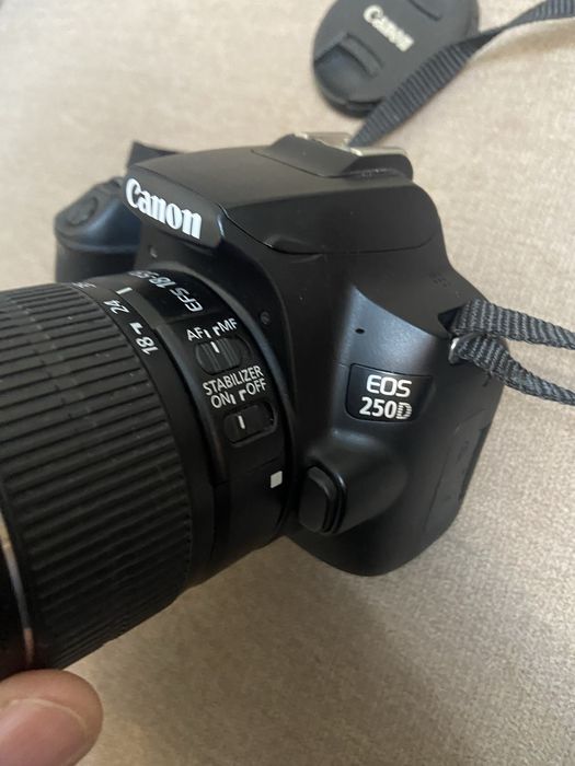 Canon Eos 250D 4K obiectiv 18:55 EF-S Impecabil ,sub 5000 cadre,ca nou