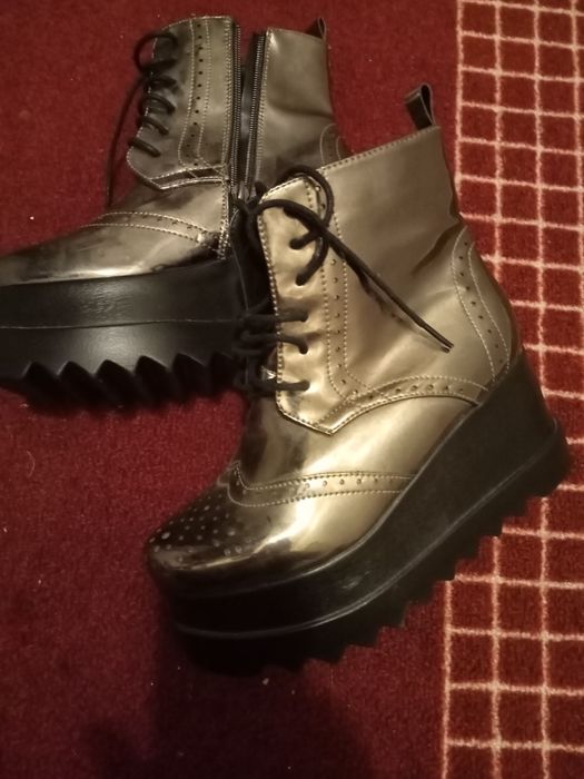 Vând ghete dama noi fara eticheta