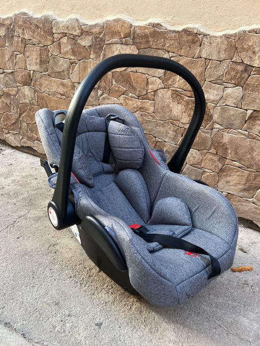 Vând cărucior 3 în 1