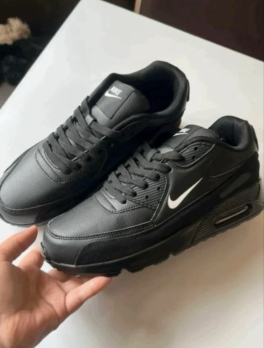 Noi nike usori si comozi marime 40, doar probati.