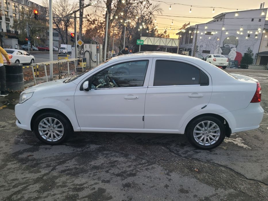 Нексия 3 сотилади автомат коробка  2018 йил  метан газ