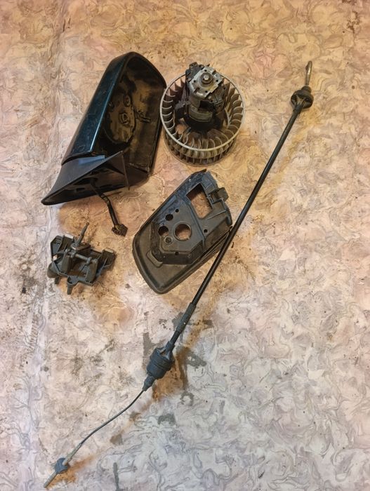 Продам  газовую  плиту стройную,хорошим состояние и . запчасти на Опел