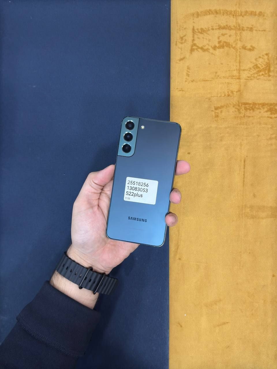 Telefon sotiladi.