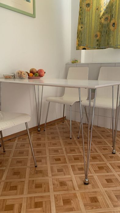 Стол со стульями (белые)