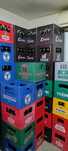 Mobilier scaune tapițate de lemn si mese + ambalaje pentru bere 0.5l