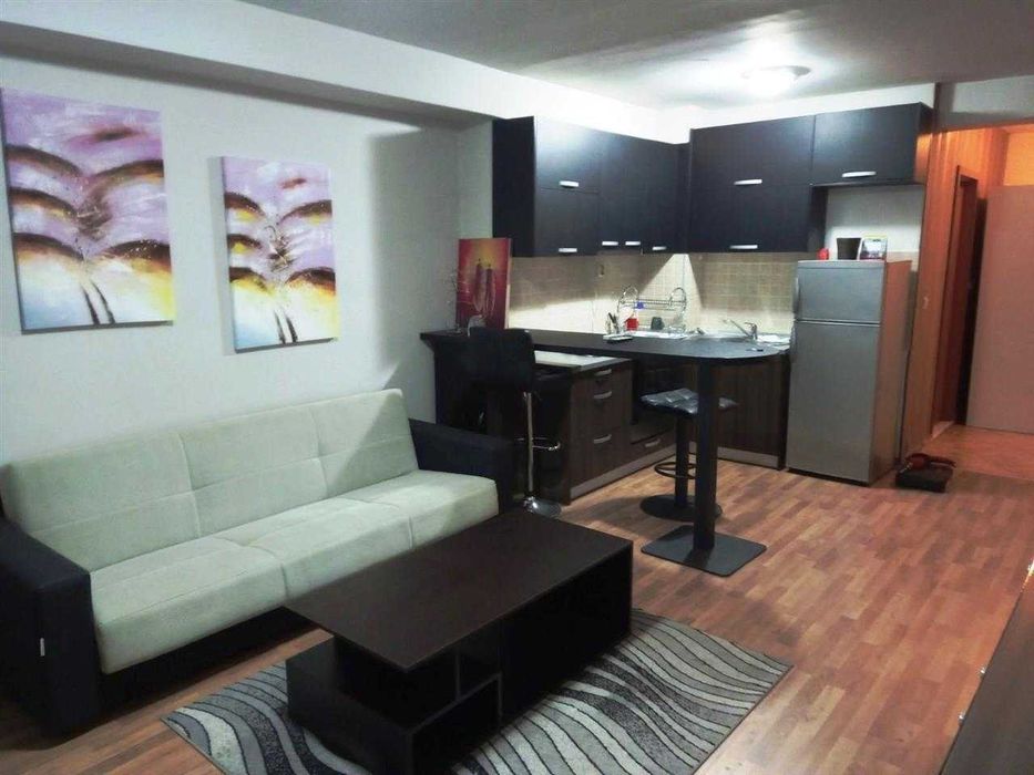 Дава се под наем Едностаен апартамент в Пловдив, Център - 27 кв.м за 107.1 € - Снимка #1