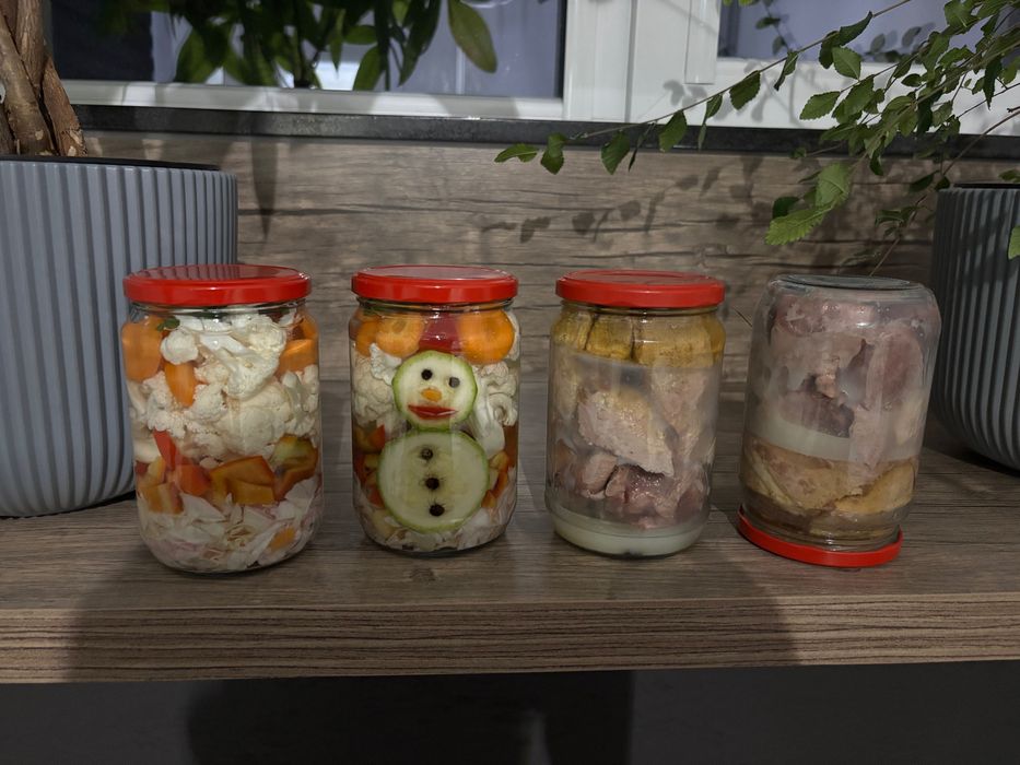 Свинско в буркан 720 мл. -12 лв Коледна туршия 720мл-8 лв / 3л.-20 лв