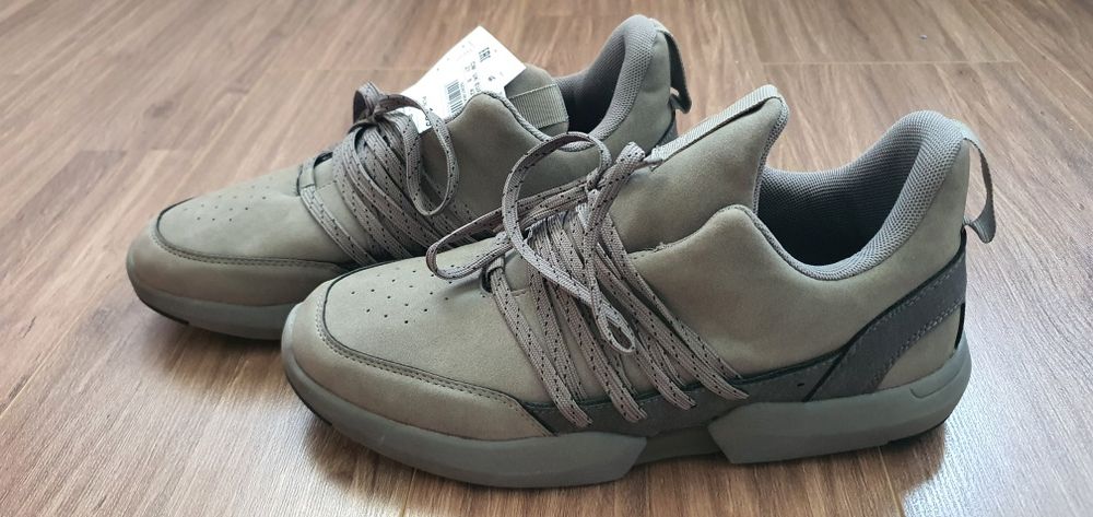 Adidasi Reserved marime 42 noi