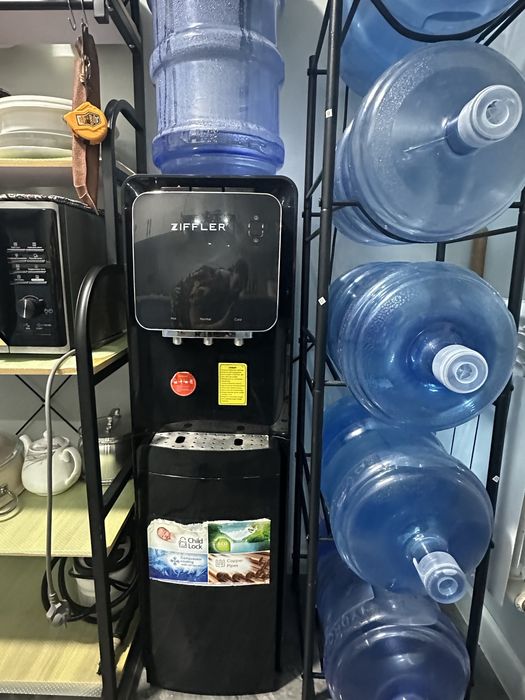 Куллер Ziffler suv qo'yishga podstavkasi bilan