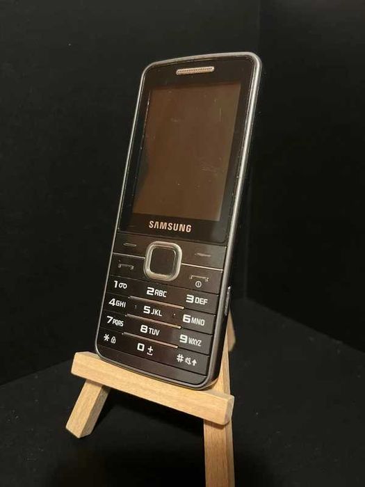 Lote 12 Telefoane cu butoane - Nokia și Samsung