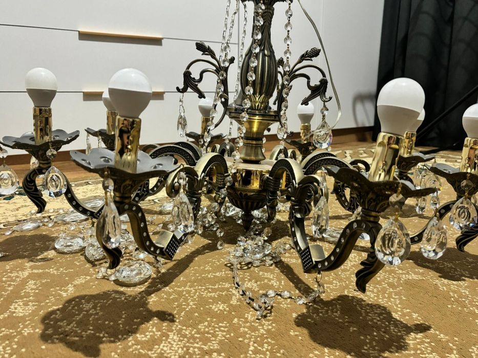 Продам люстру в хорошем состоянии