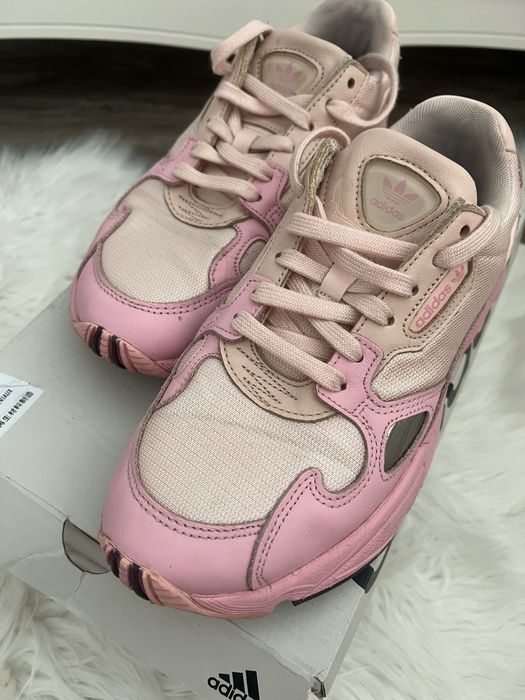Розови маратонки adidas
