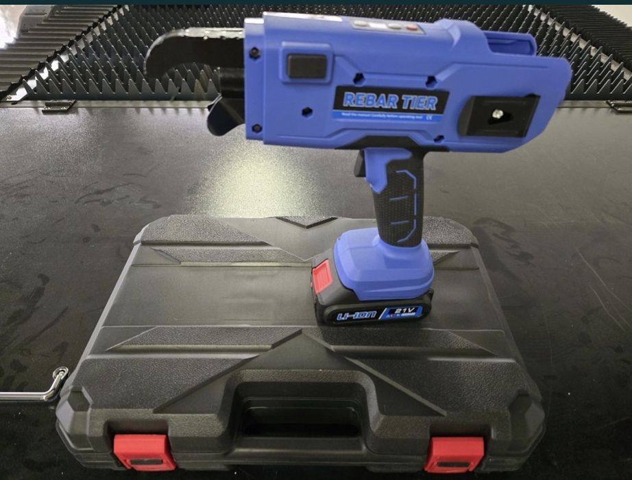 Pistol de legat fier