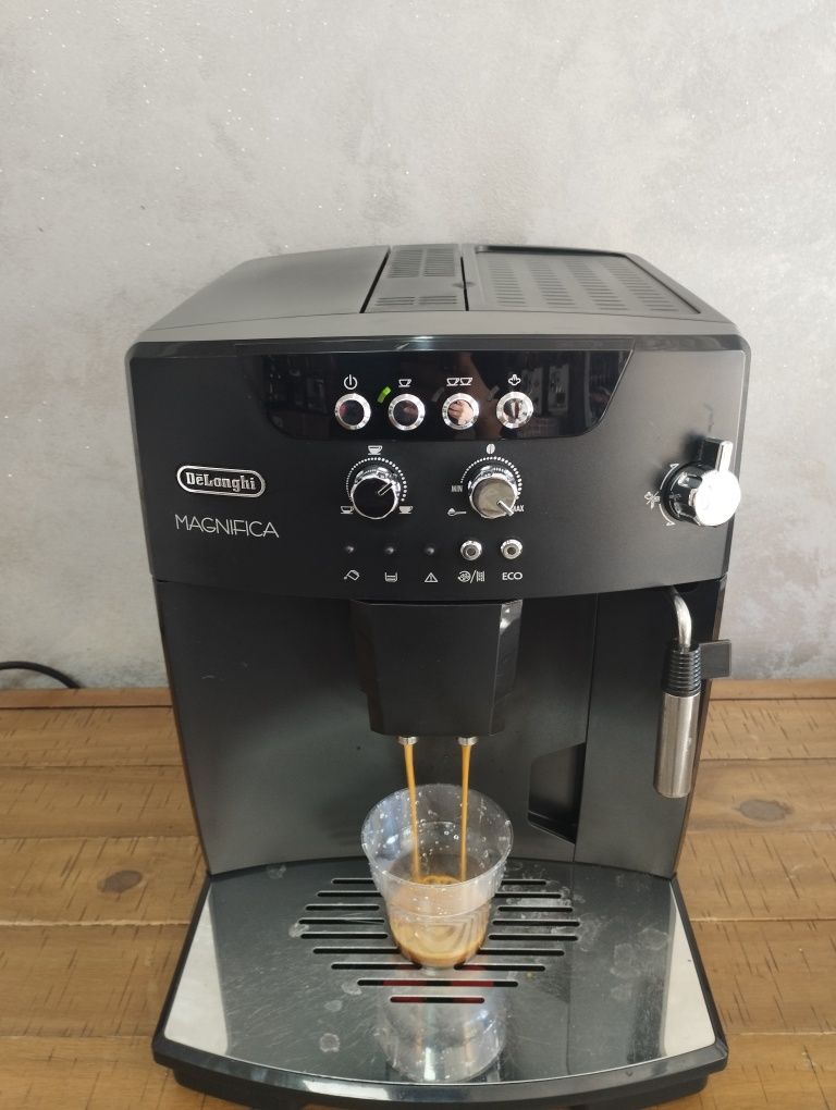 Aparat de cafea DeLonghi Magnifica ECO Black