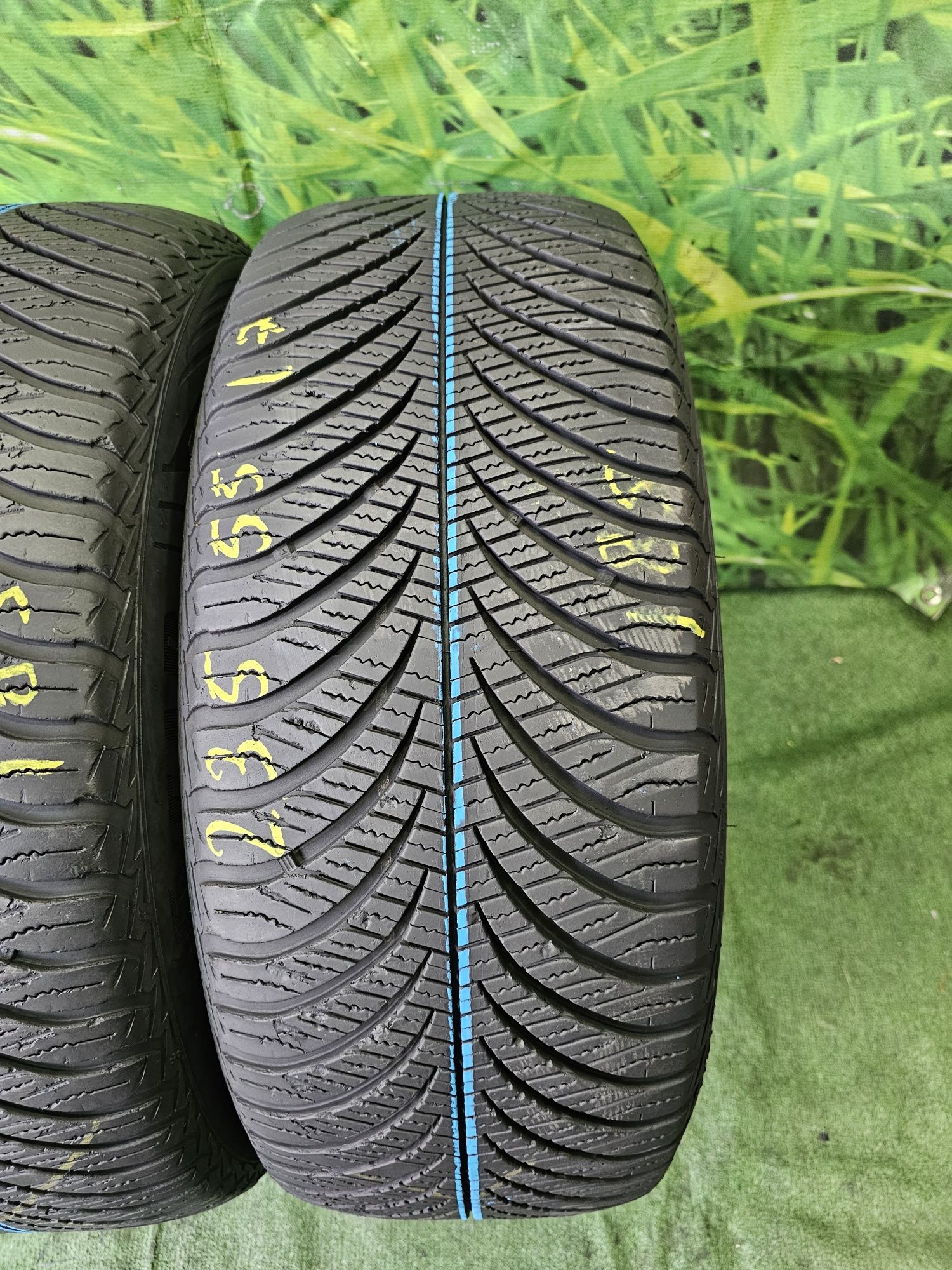 235 55 r17 Goodyear M S