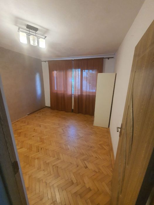 3 camere central decomandat