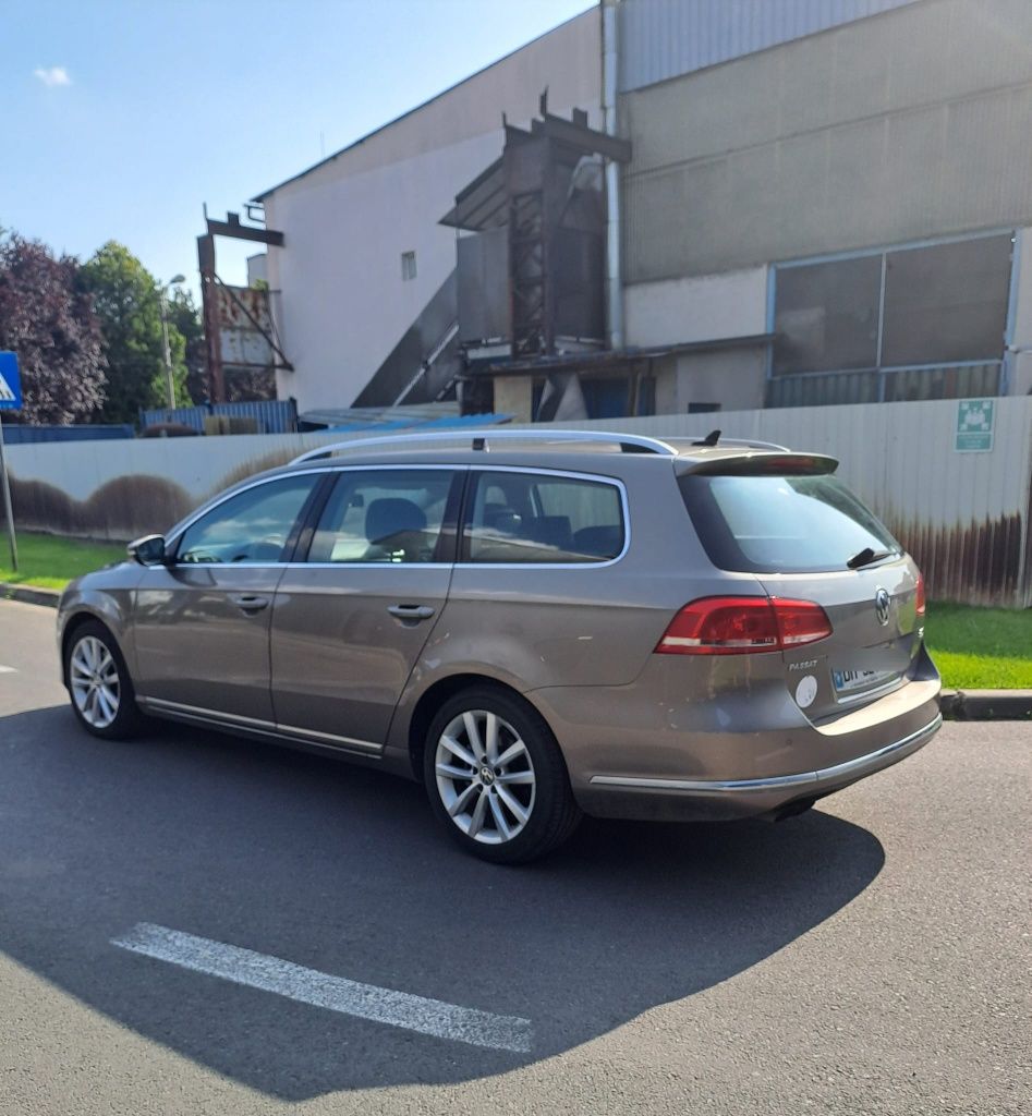 Vând passat , Interior Piele Maro, Euro 5, (4×4)!!