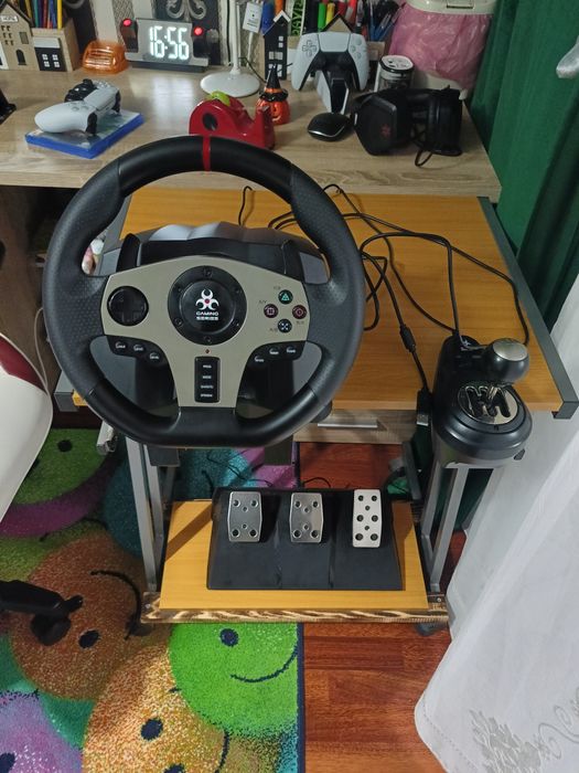 Vând volan PS4!!