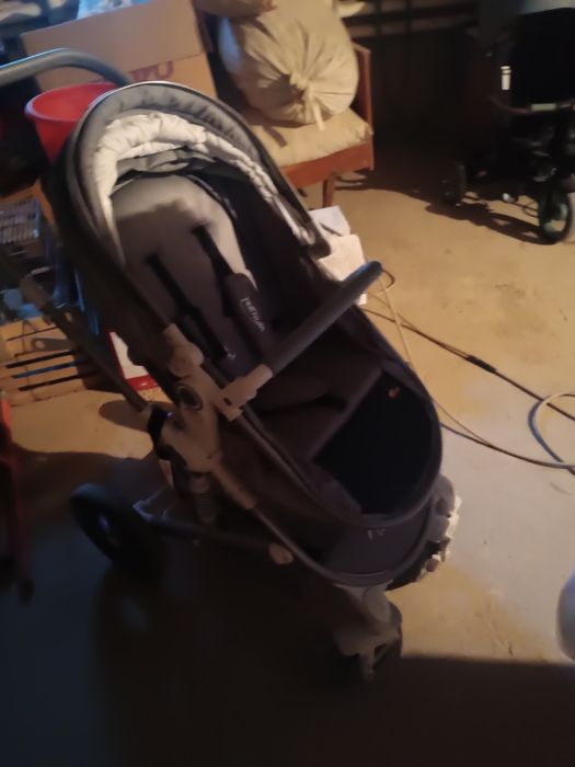 Коляска сотилади автокреслоси хам мавжуд