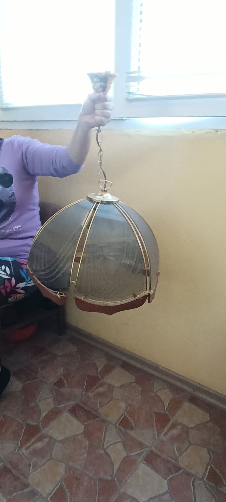 Полилей стъклен за хол