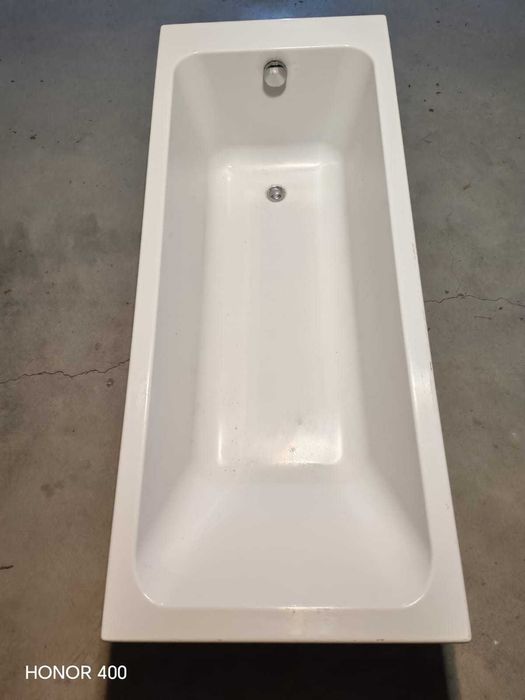 Vând cadă de baie din acril