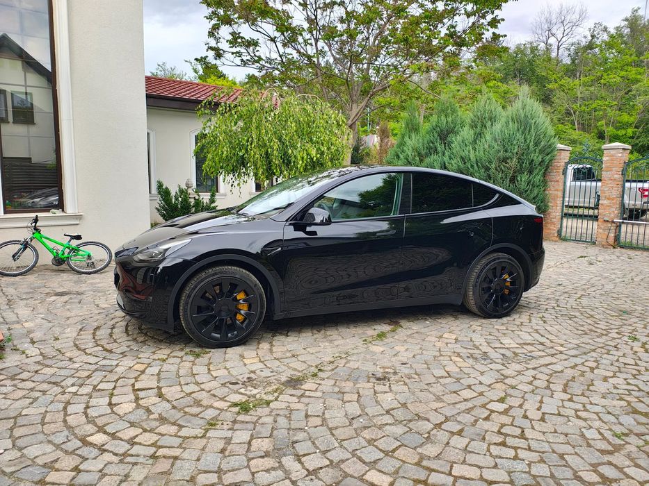 Tesla Model Y TVA inclus deductibil