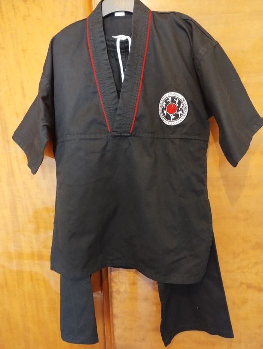 Vând kimono arte marțiale de contact